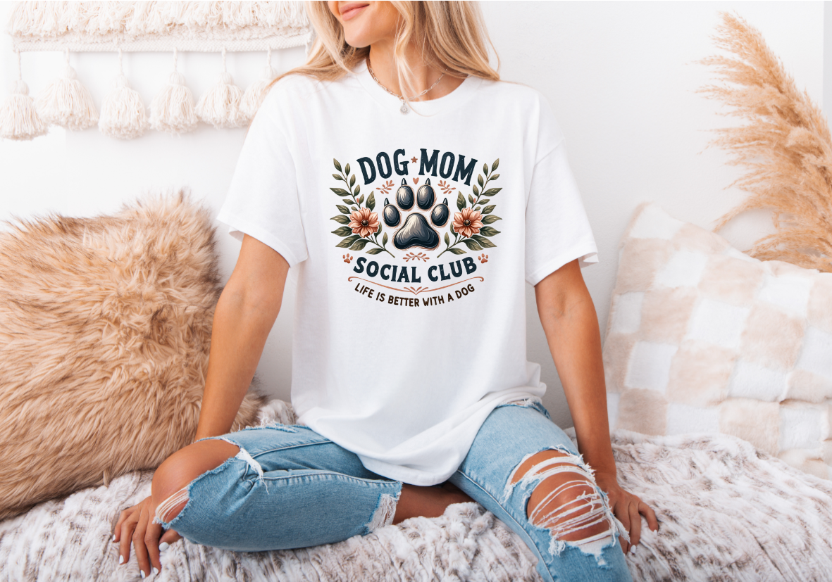 Dog Mom Short sleeve t-shirt